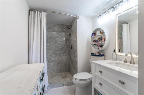 9411 N Hollybrook Lake Drive Pembroke Pines FL 33025