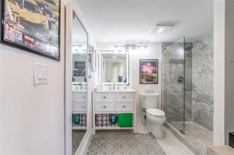 9411 N Hollybrook Lake Drive Pembroke Pines FL 33025