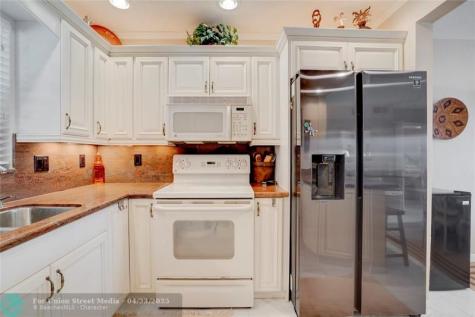 3209 NE 36th Street Fort Lauderdale FL 33308