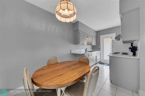 11 SW 4th Avenue Boca Raton FL 33432