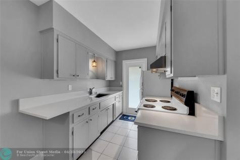 11 SW 4th Avenue Boca Raton FL 33432