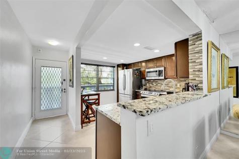 2804 Victoria Way Coconut Creek FL 33066