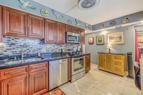 3520 Oaks Way Pompano Beach FL 33069