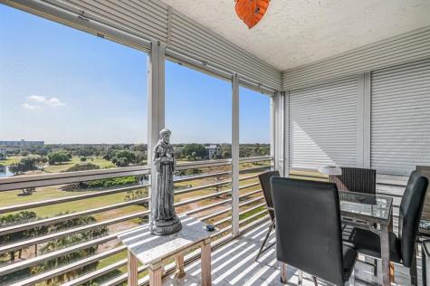 3520 Oaks Way Pompano Beach FL 33069