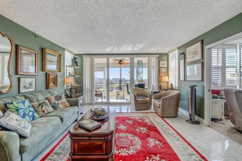 3520 Oaks Way Pompano Beach FL 33069