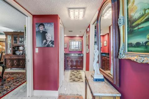 3520 Oaks Way Pompano Beach FL 33069