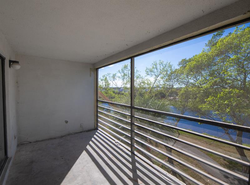 2322 S Cypress Bend Drive Pompano Beach FL 33069