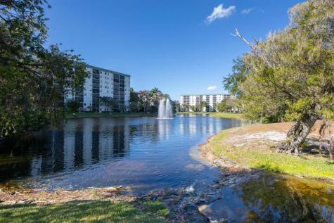 2322 S Cypress Bend Drive Pompano Beach FL 33069
