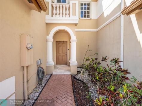 5048 SW 136th Avenue Miramar FL 33027