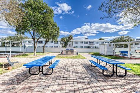 2220 NE 68th Fort Lauderdale FL 33308