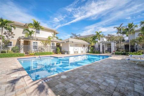 6947 Pines Circle Coconut Creek FL 33073