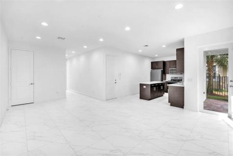 6947 Pines Circle Coconut Creek FL 33073