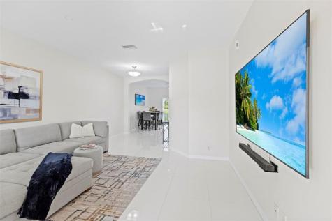 4722 Lago Vista Drive Coconut Creek FL 33073
