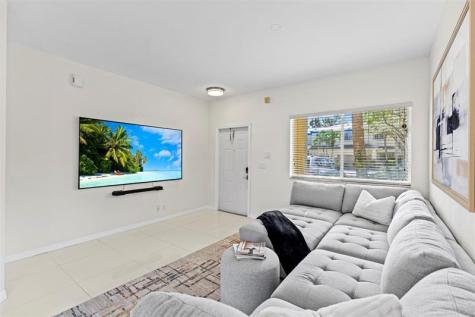 4722 Lago Vista Drive Coconut Creek FL 33073