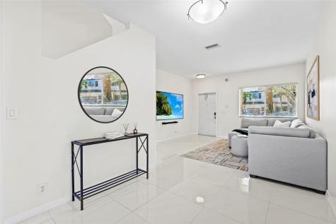 4722 Lago Vista Drive Coconut Creek FL 33073