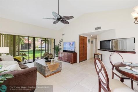8 Via De Casas Sur Boynton Beach FL 33426