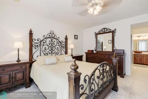 8 Via De Casas Sur Boynton Beach FL 33426