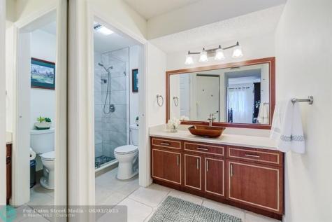 8 Via De Casas Sur Boynton Beach FL 33426