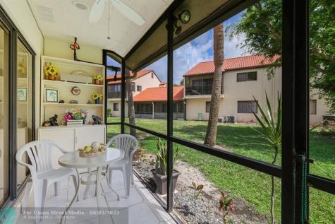 8 Via De Casas Sur Boynton Beach FL 33426
