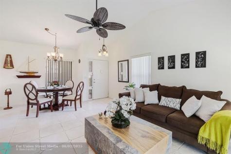 8 Via De Casas Sur Boynton Beach FL 33426