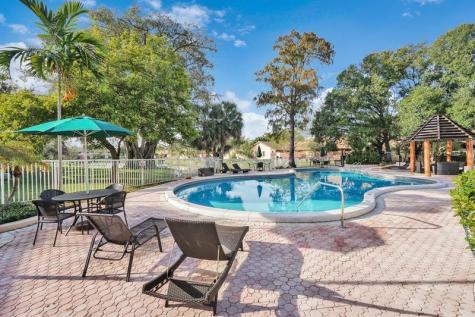 3082 S Oakland Forest Drive Oakland Park FL 33309