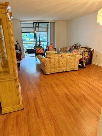 900 Colony Point Circle Pembroke Pines FL 33026