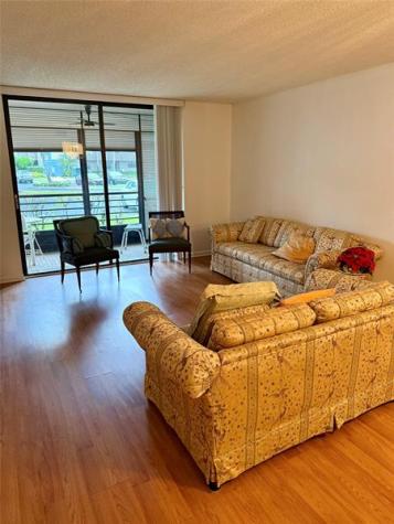 900 Colony Point Circle Pembroke Pines FL 33026