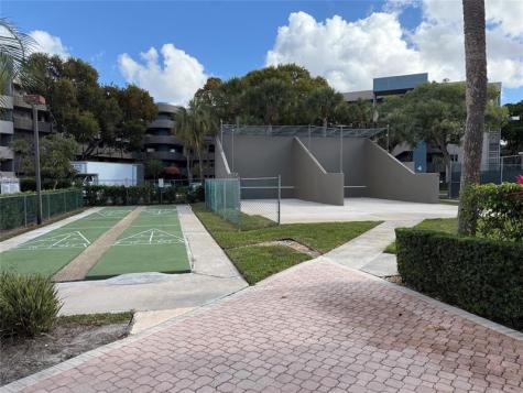 900 Colony Point Circle Pembroke Pines FL 33026