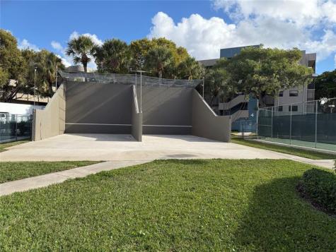 900 Colony Point Circle Pembroke Pines FL 33026