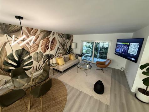 10 SE 13th Street Boca Raton FL 33432