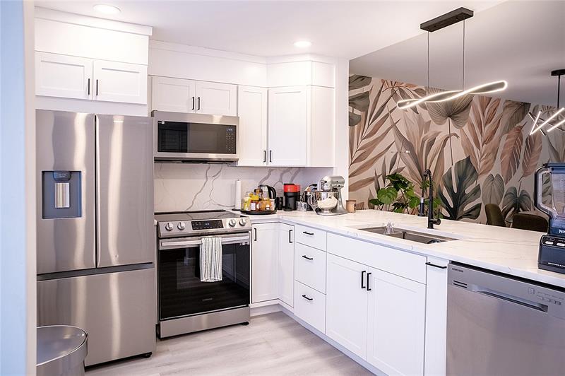 10 SE 13th Street Boca Raton FL 33432