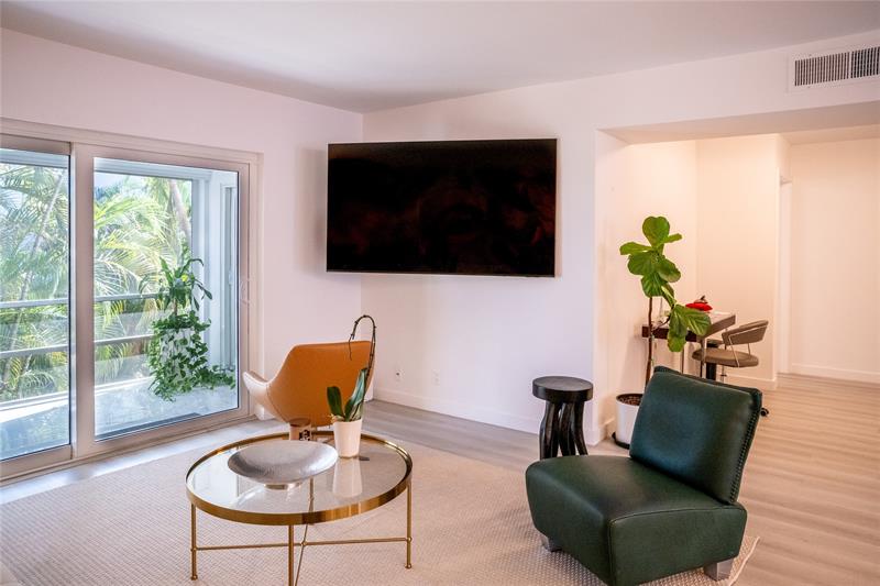 10 SE 13th Street Boca Raton FL 33432