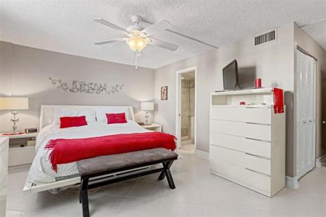 301 SE 3rd Street Dania Beach FL 33004