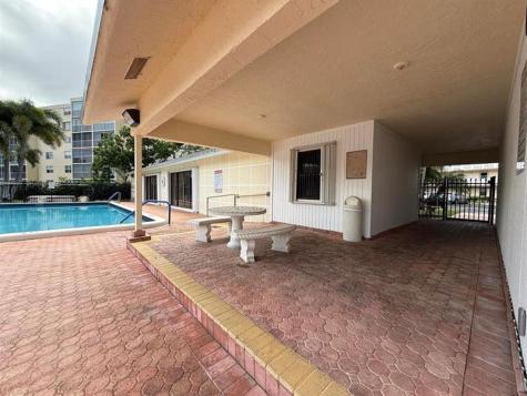 301 SE 3rd Street Dania Beach FL 33004