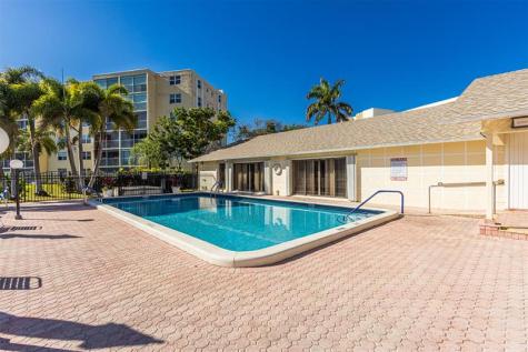 301 SE 3rd Street Dania Beach FL 33004