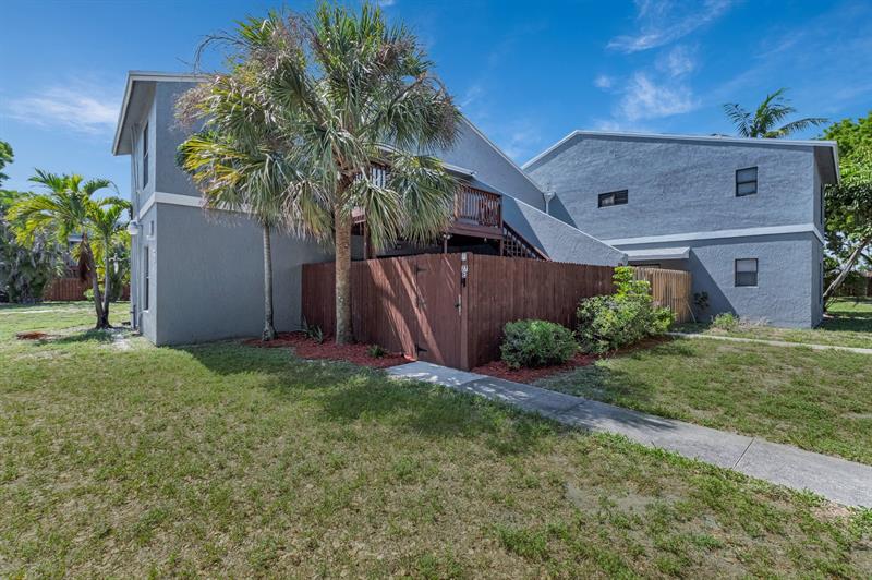 27 Crossings Circle Boynton Beach FL 33435