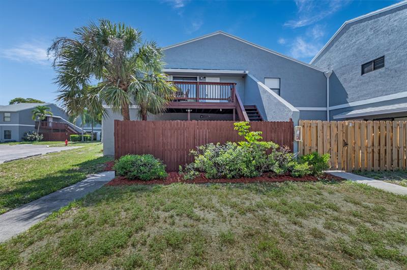 27 Crossings Circle Boynton Beach FL 33435