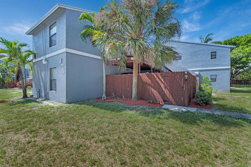27 Crossings Circle Boynton Beach FL 33435