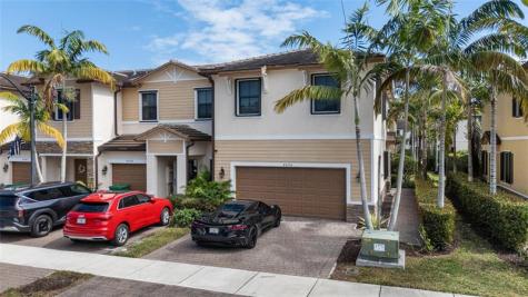 4690 Santa Cruz Way Davie FL 33314