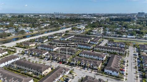 4690 Santa Cruz Way Davie FL 33314