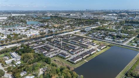 4690 Santa Cruz Way Davie FL 33314