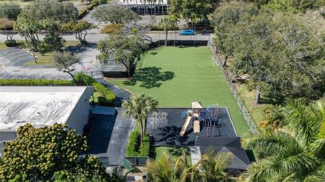 4690 Santa Cruz Way Davie FL 33314