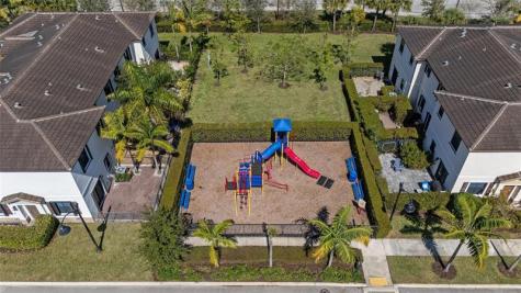4690 Santa Cruz Way Davie FL 33314