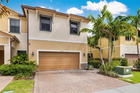 4690 Santa Cruz Way Davie FL 33314