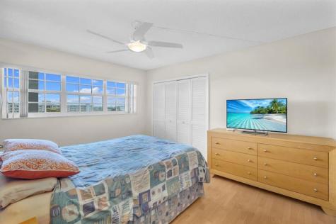 605 Oaks Drive Pompano Beach FL 33069