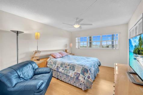 605 Oaks Drive Pompano Beach FL 33069