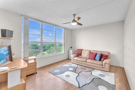 605 Oaks Drive Pompano Beach FL 33069