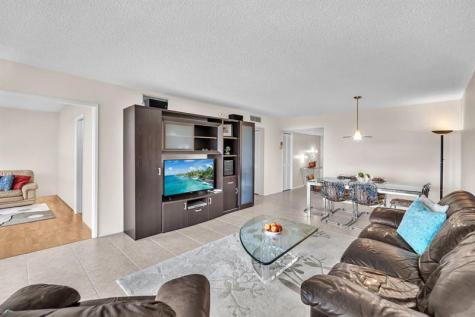 605 Oaks Drive Pompano Beach FL 33069