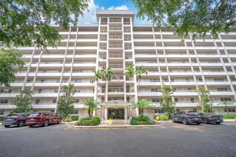 605 Oaks Drive Pompano Beach FL 33069