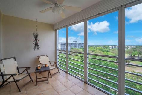 605 Oaks Drive Pompano Beach FL 33069